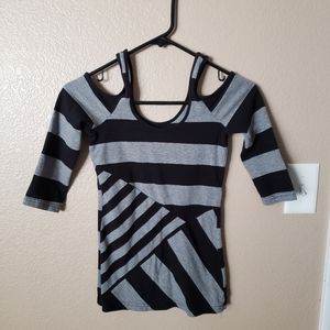 Women's Guess Black/Grey off the shoulder top